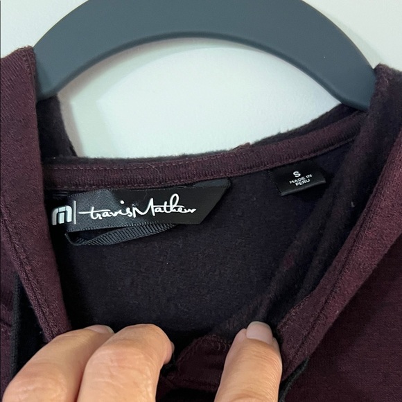 Travis Mathew Maroon Hooded Jacket - Picture 3 of 7